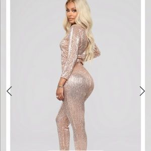 Rose gold sequin jumpsuit Fashion Nova sz M